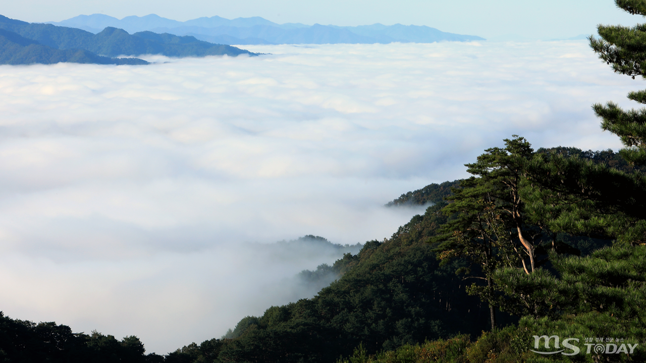 인제 설악 마주보길은 설악의 능선을 한눈에 마주 볼 수 있어 붙여진 이름이다. (사진=인제군)