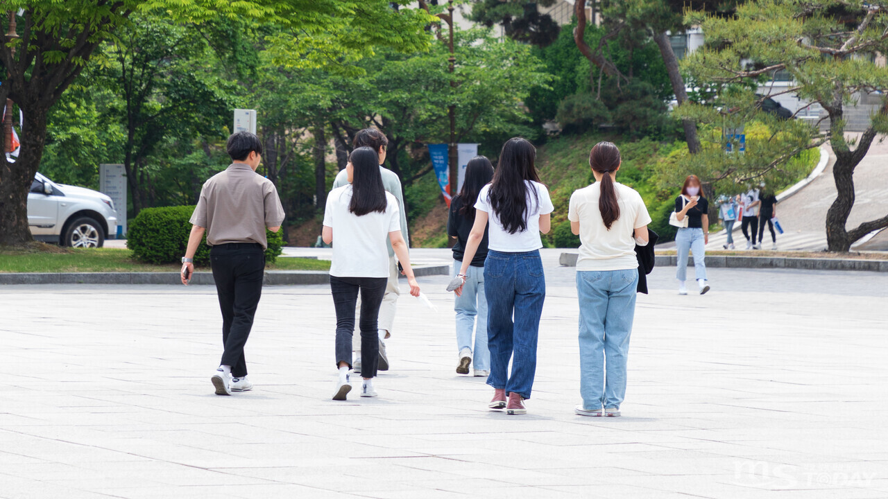 춘천의 한 대학교. 학생들이 캠퍼스를 거닐고 있다. (사진=MS TODAY DB)