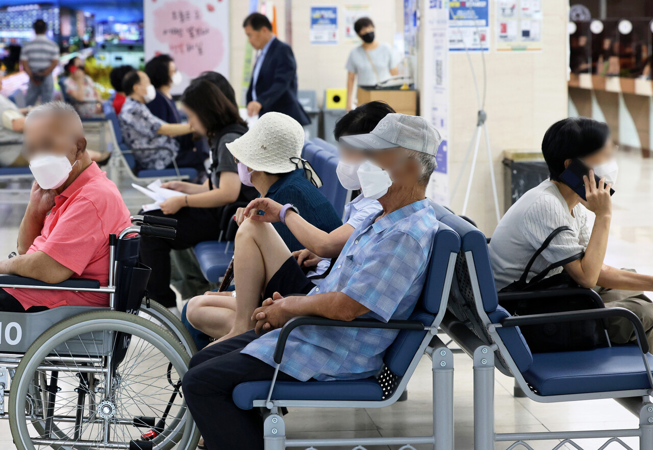 한 대학병원 내원객들이 마스크를 쓰고 있다. (사진=연합뉴스)