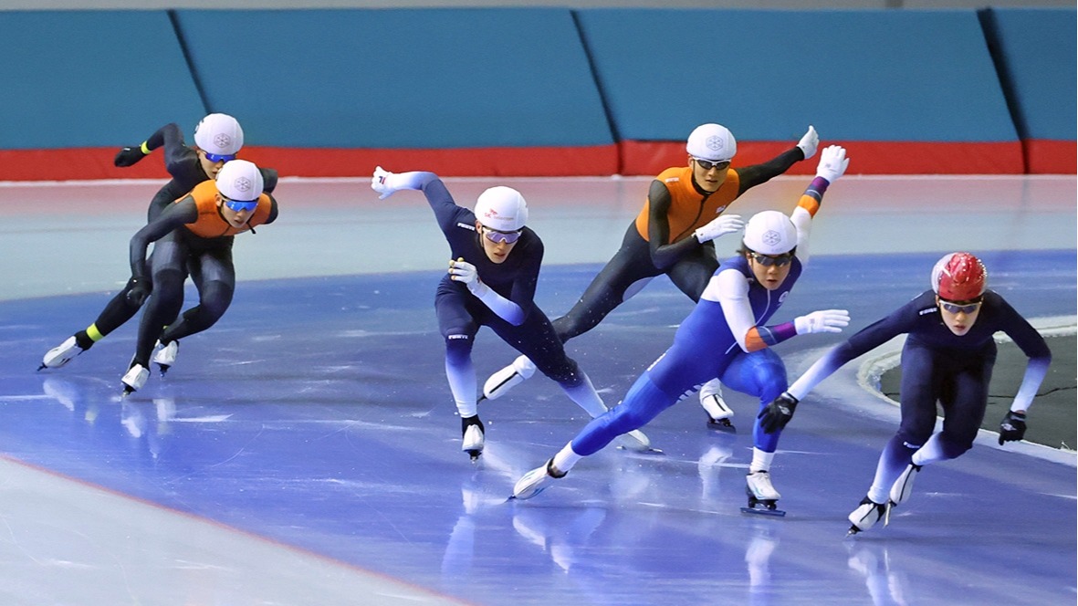 서울 태릉국제스케이트장에서 스피드스케이팅 경기가 펼쳐지고 있다. (사진=연합뉴스)