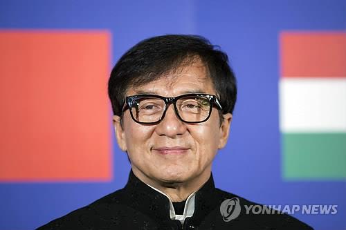 2024 파리 패럴림픽 성화 봉송 주자로 선정된 청룽 (사진=연합뉴스)